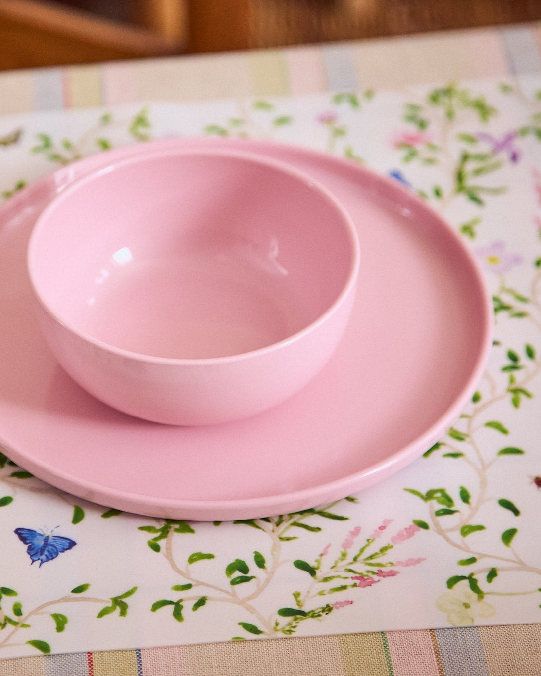 Pastel pink bowl and plate set